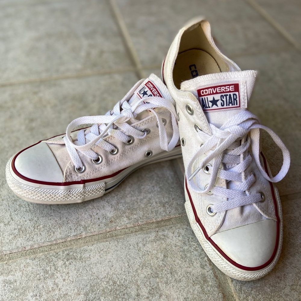 White converse sneakers